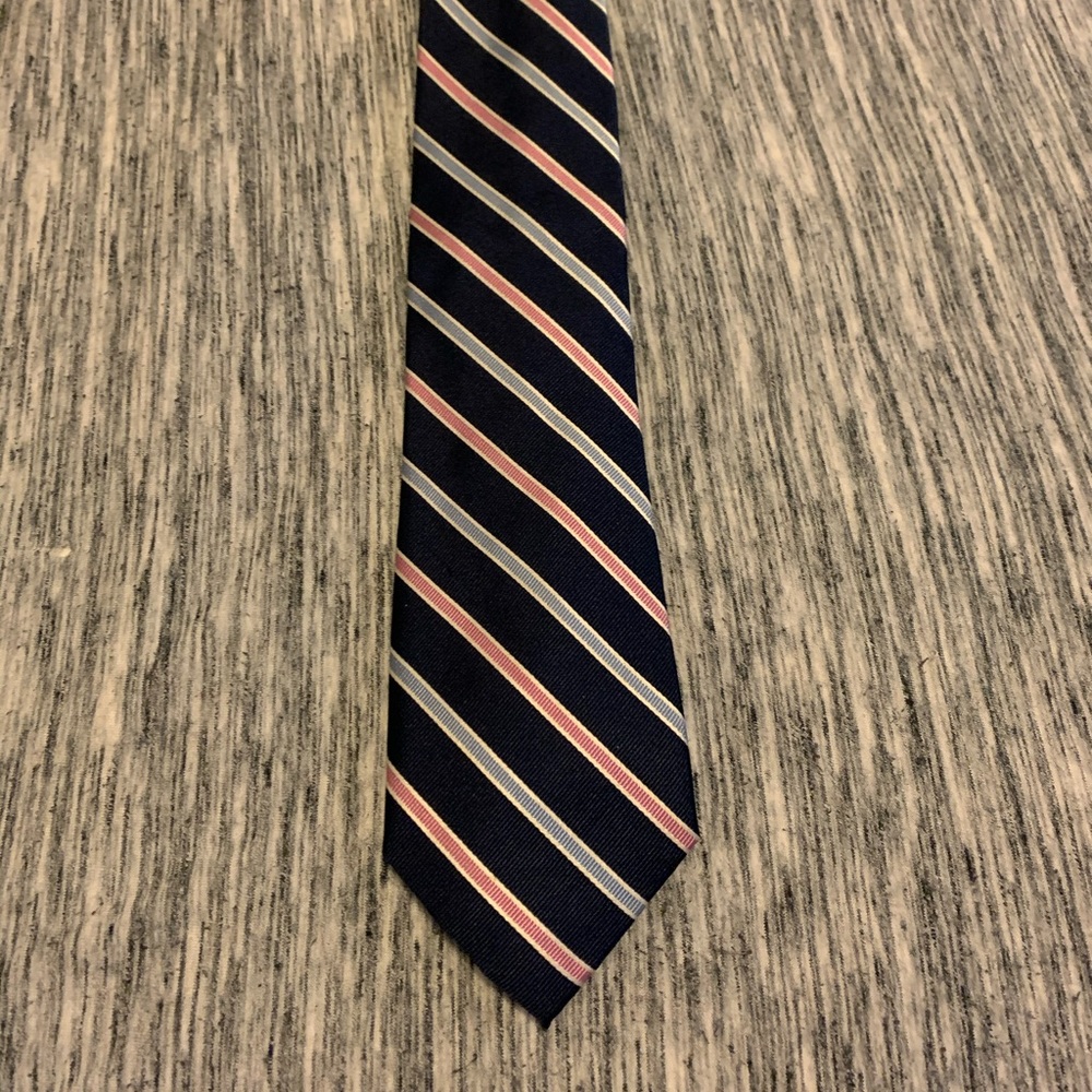 Roundtree and Yorke Silk Tie 59”